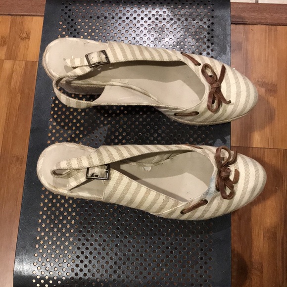 Cutest Kelly&Katie Slingback Wedged Striped Sandal - Picture 3 of 4